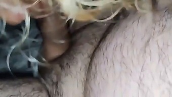 Lepo Premoženje Moje Latinske Sosede Vodi Do Povabila Na Oralni Seks