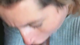 Pacarku Memberikan Blowjob Deepthroat Dan Menerima Spermaku Di Dalam Mulutnya