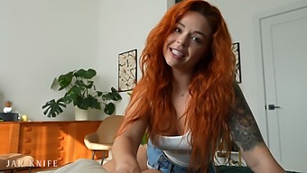 Otrogen Flickvän Sinatra Monroes Naturliga Stora Röv I En Högupplöst Sextape